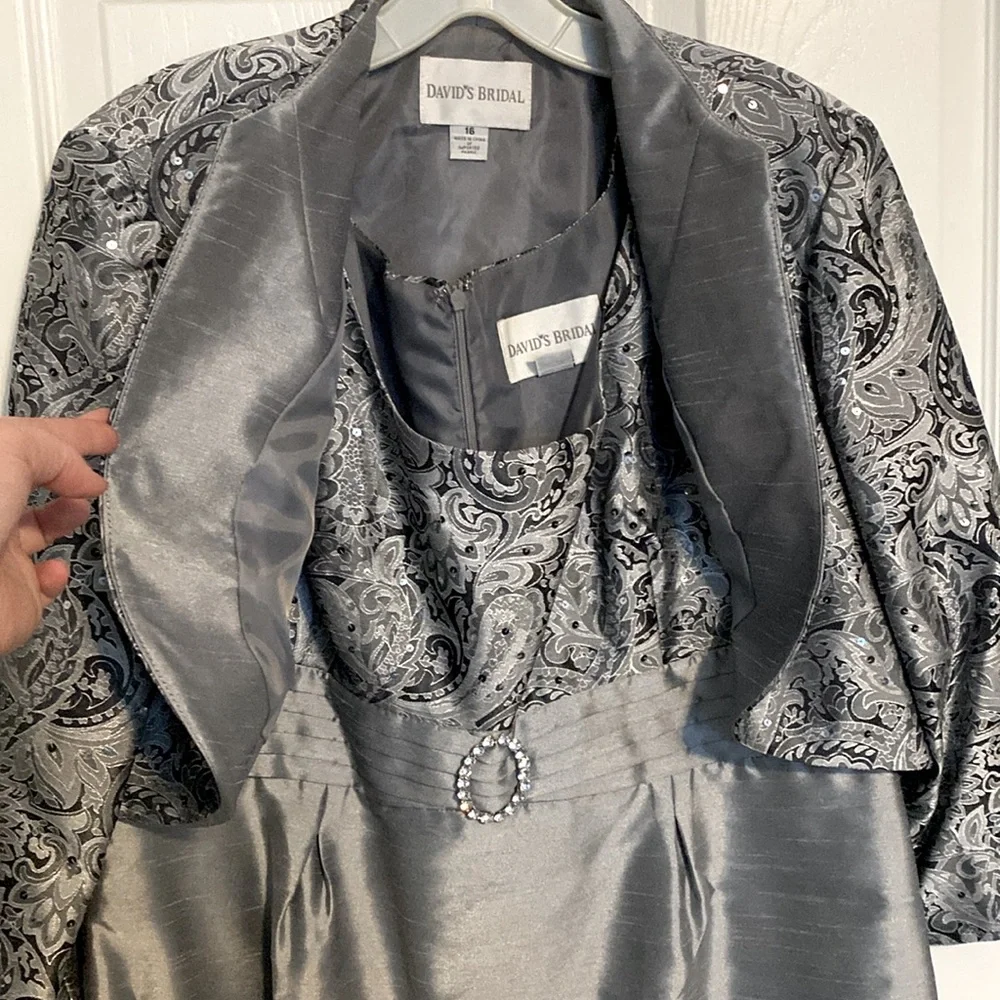 EUC David’s Bridal Mothers Dress - Picture 3 of 9